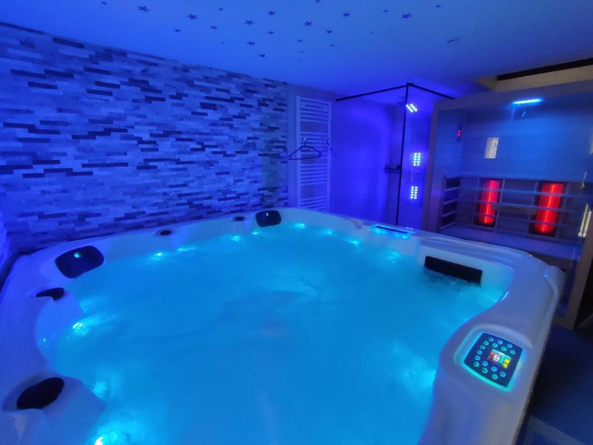 Gite Ange Ou Demon, Jacuzzi, Sauna, Marches De Noel Benfeld Exterior foto